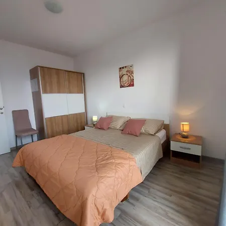 Apartman Luna *